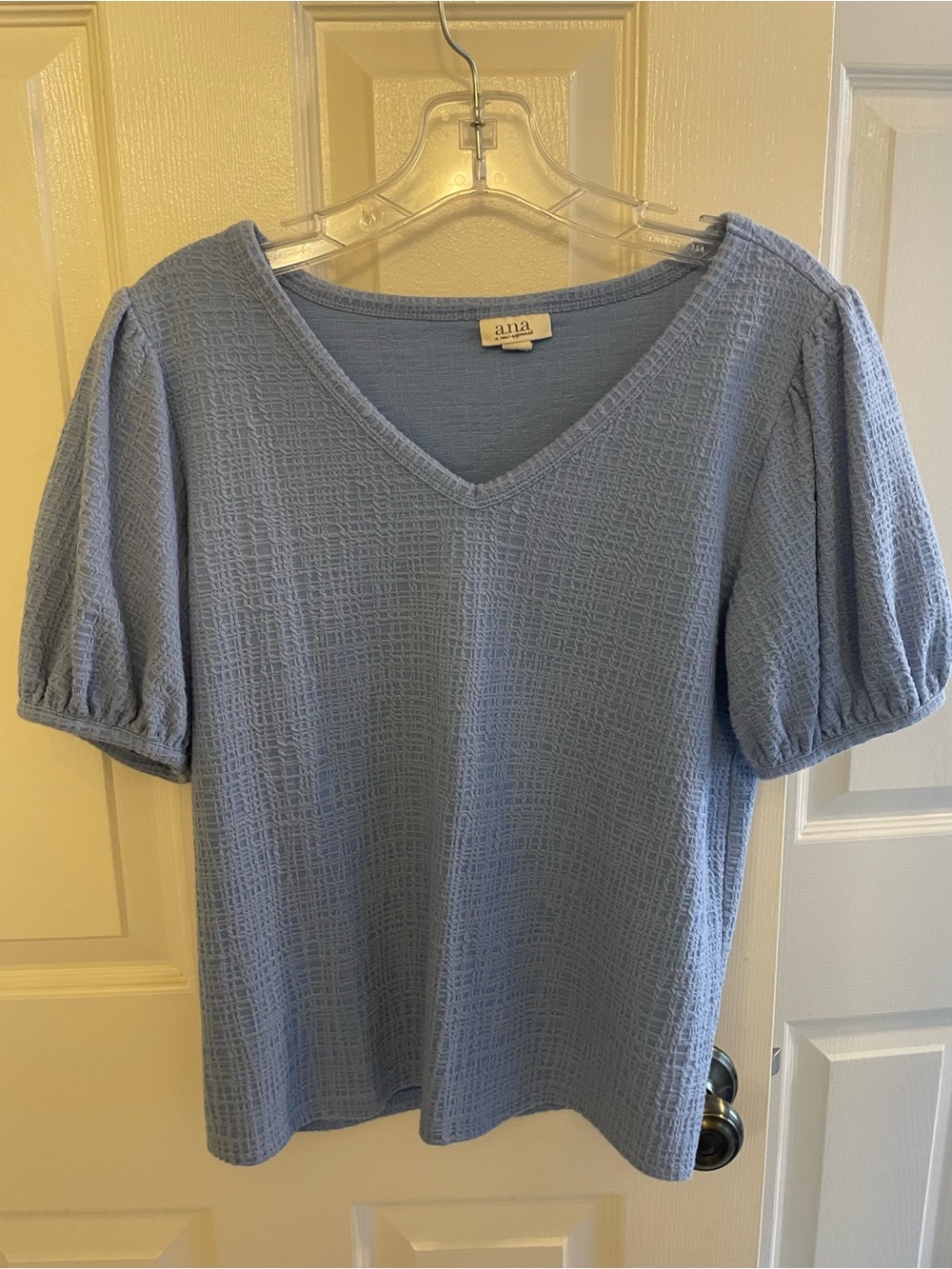 A.n.a. textured blue v neck short sleeve top size S